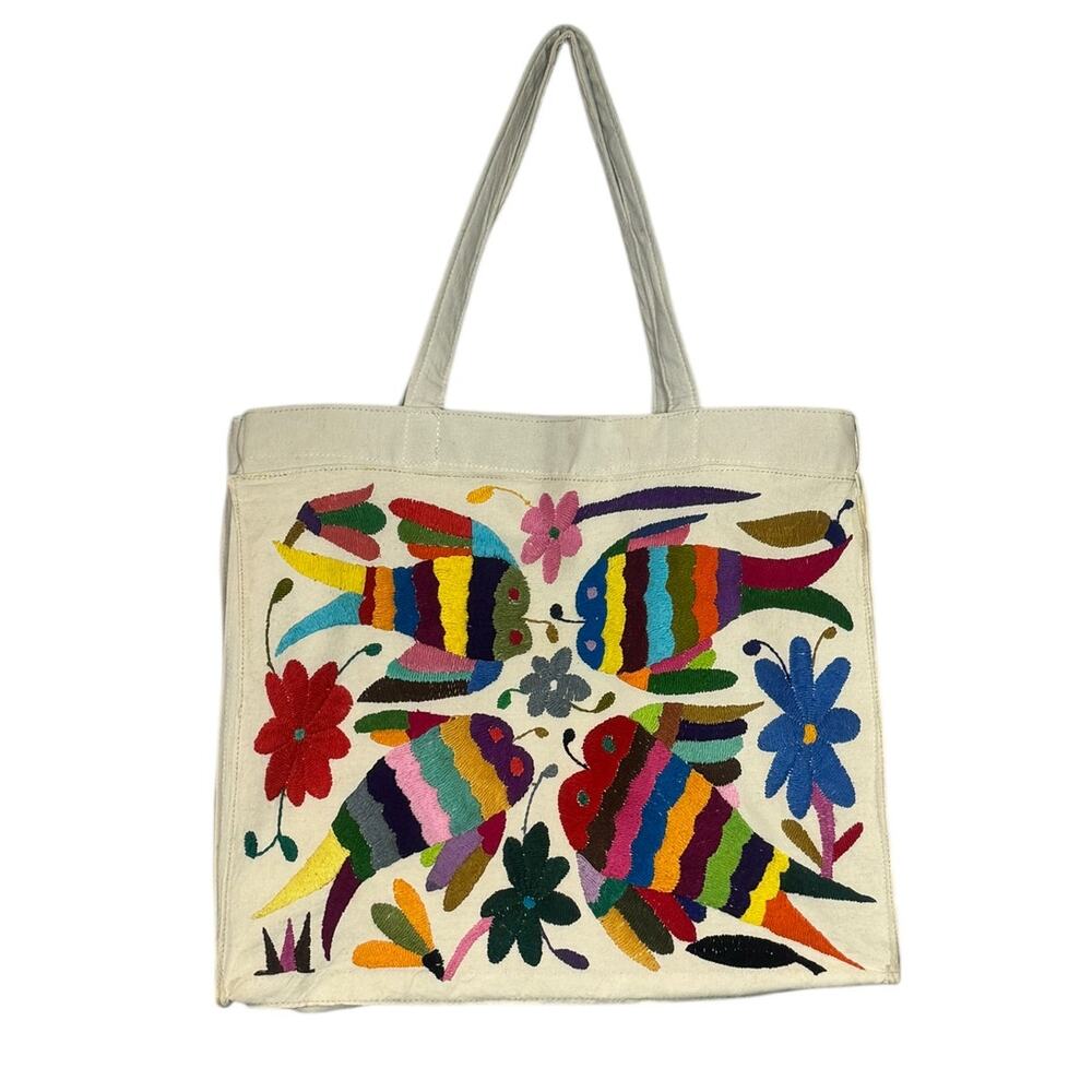 Canvasโ tote with Otomi, Tenango style NWOT, resort, embroidered